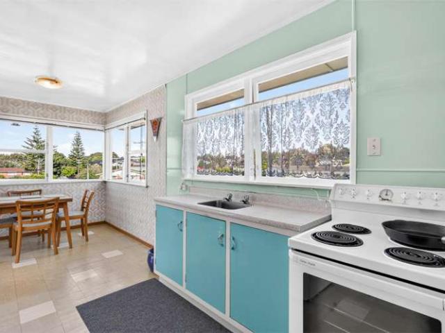 House for sale in Te Atatū South, Henderson-Massey