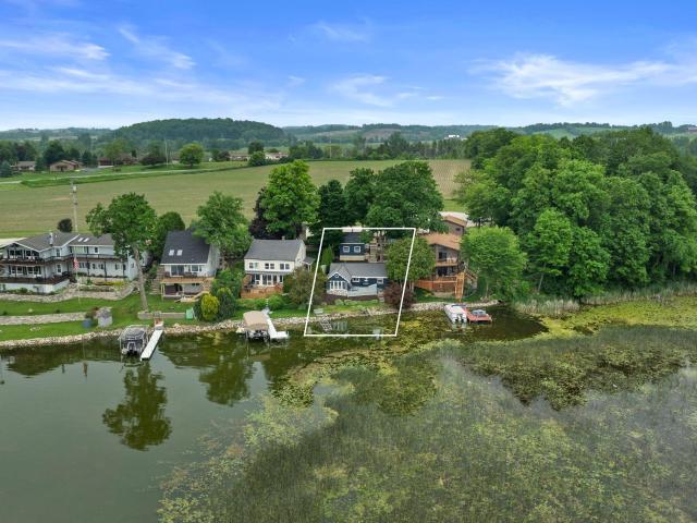 House for sale in Random Lake