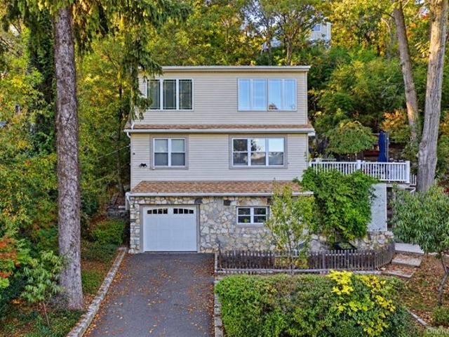 House for sale in Lake Peekskill, Town of Putnam Valley