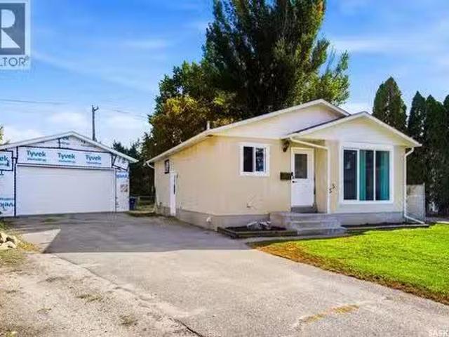 House for sale in Exhibition, Saskatoon