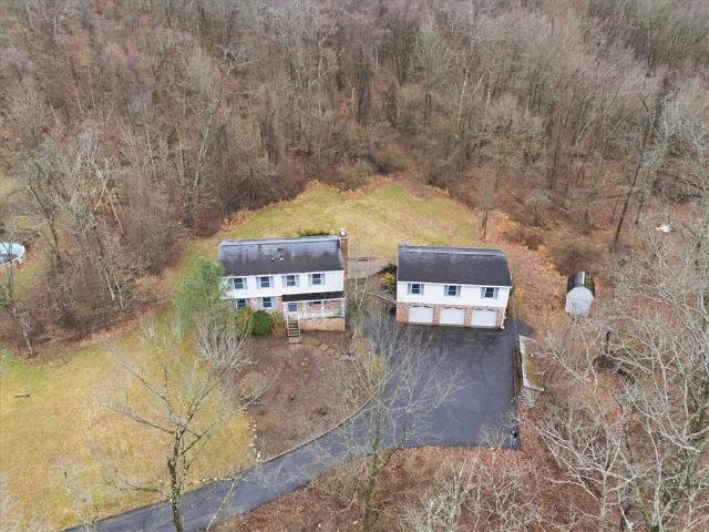 House for sale in Hickory, Pennsylvania
