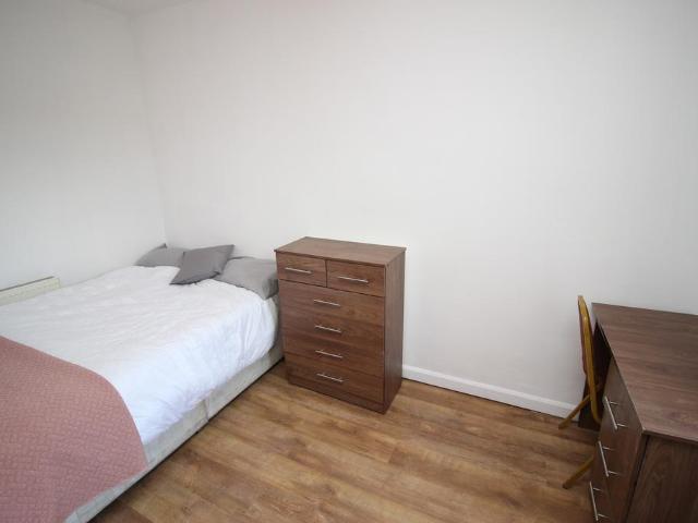 House for rent in Hyde Park, West Yorkshire
