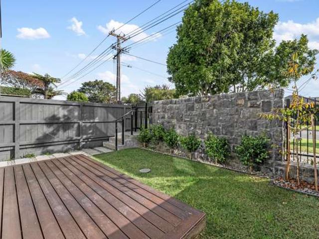 House for sale in One Tree Hill