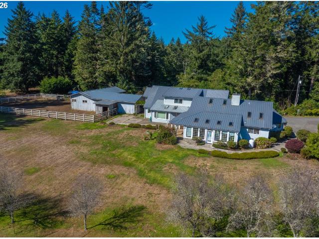 House for sale in Bandon, Coos County