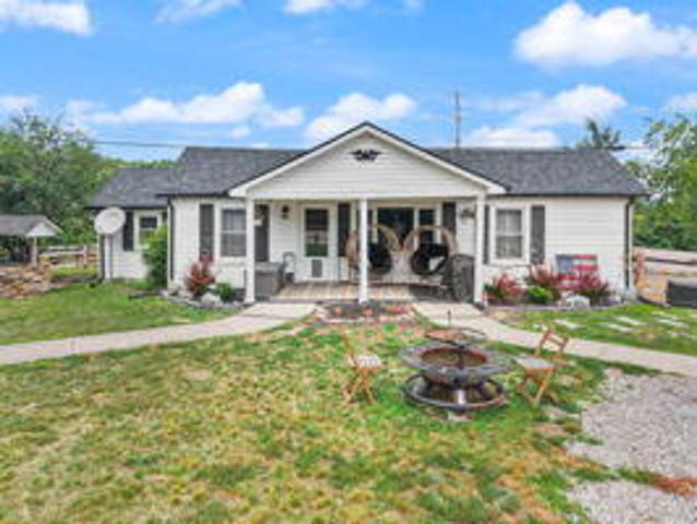 House for sale in Irvine, Kentucky