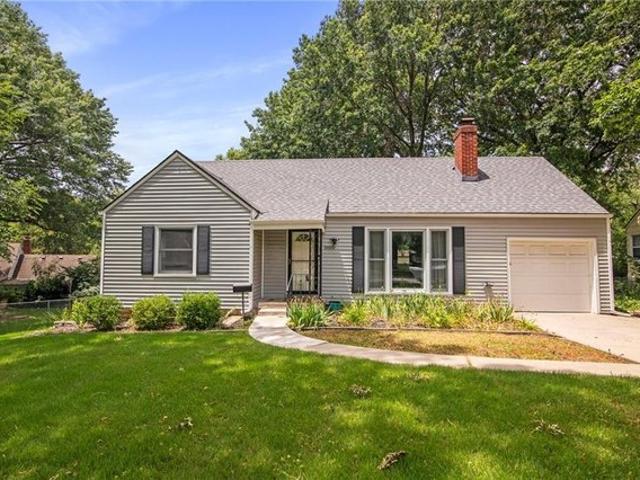 House for sale in Roeland Park Shopping Center, Roeland Park