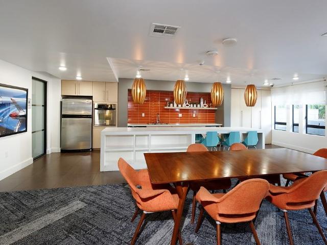 Apartment for rent in Canoga Park, California