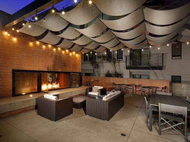 Apartment for rent in Canoga Park, California