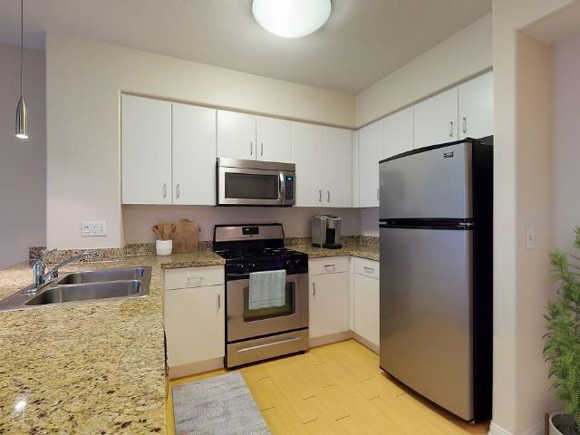 Apartment for rent in Canoga Park, California