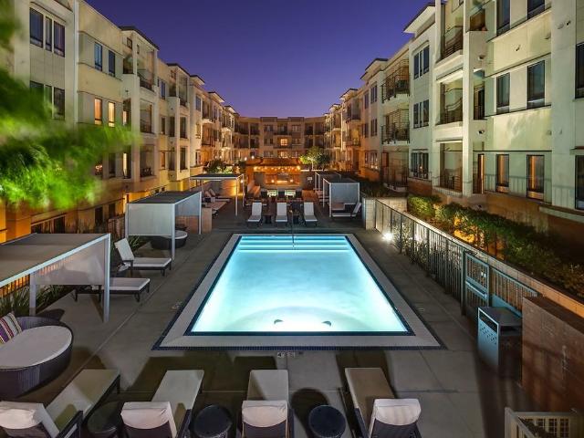 Apartment for rent in Canoga Park, California