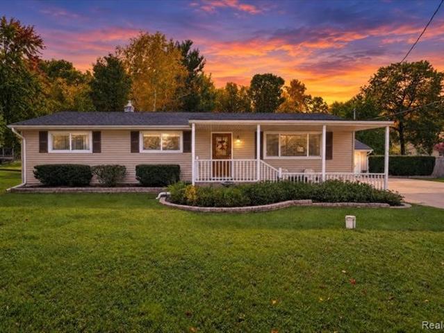 House for sale in Bailey's Lakeview Sub, Independence Charter Township