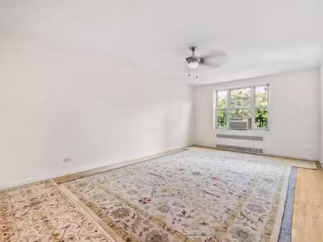 Condo for sale in Astoria
