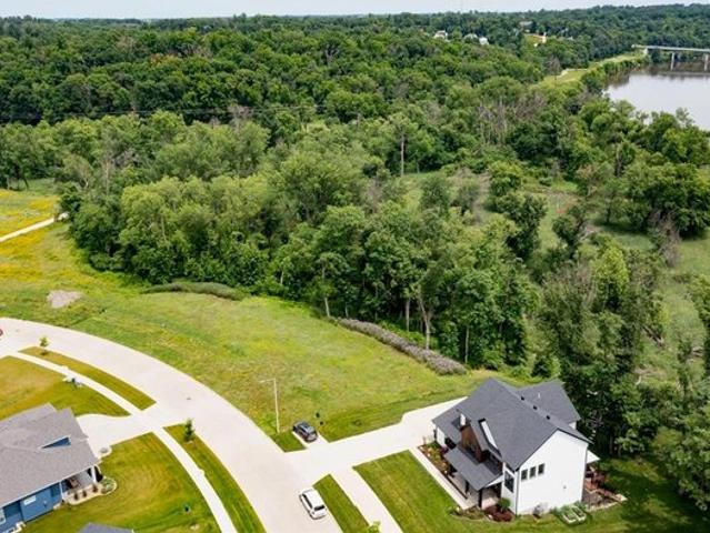 Land for sale in Linn, Iowa