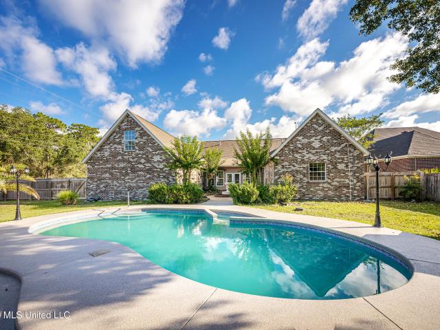 House for sale in Ocean Springs, Jackson County