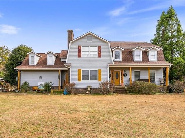 House for sale in Seagrove, North Carolina