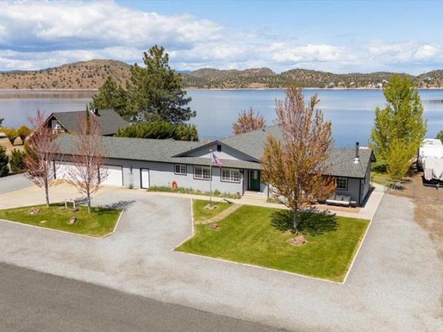 House for sale in Weed, California