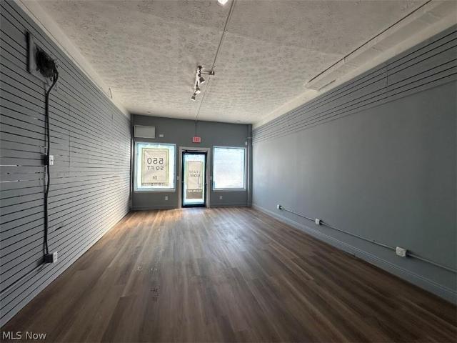 Commercial for sale in North Collinwood, Euclid