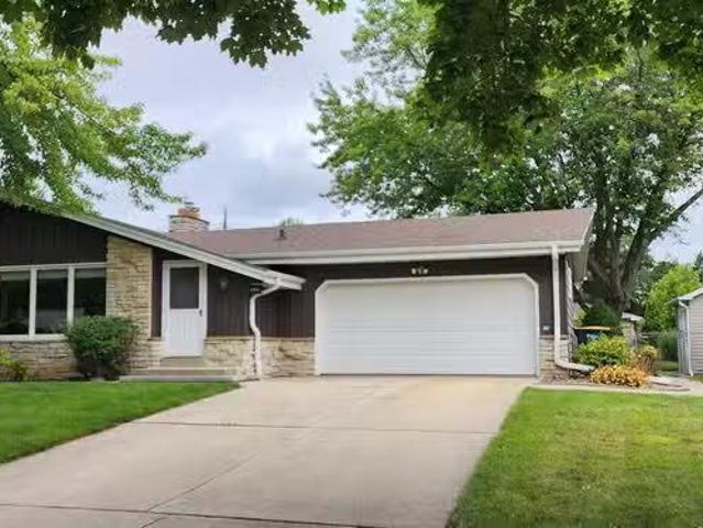 House for sale in Oak Creek