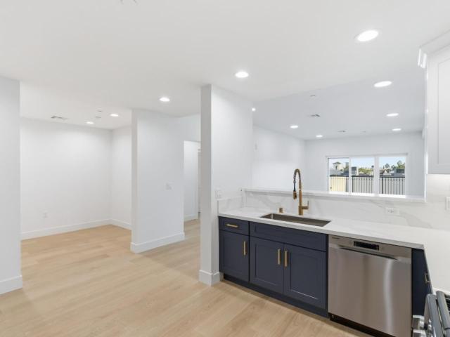 Condo for sale in San Mateo, California