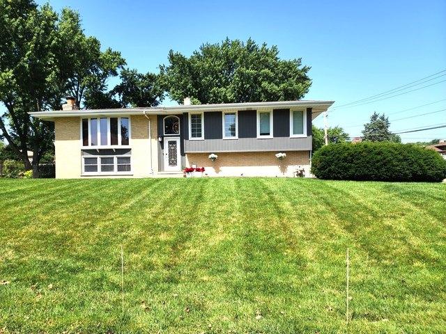 House for sale in Medinah, Illinois