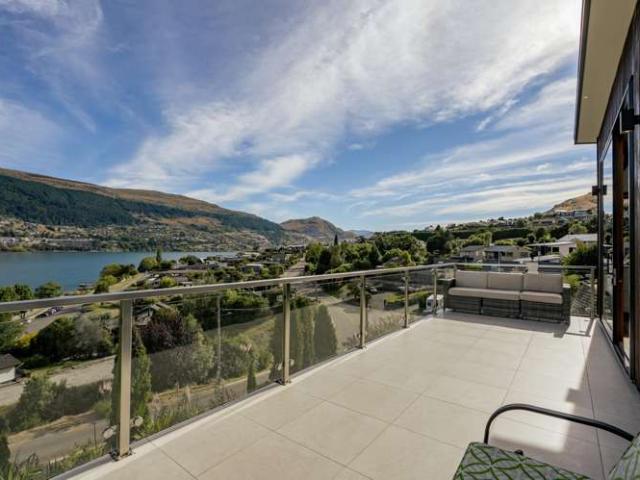 House for sale in Otakou