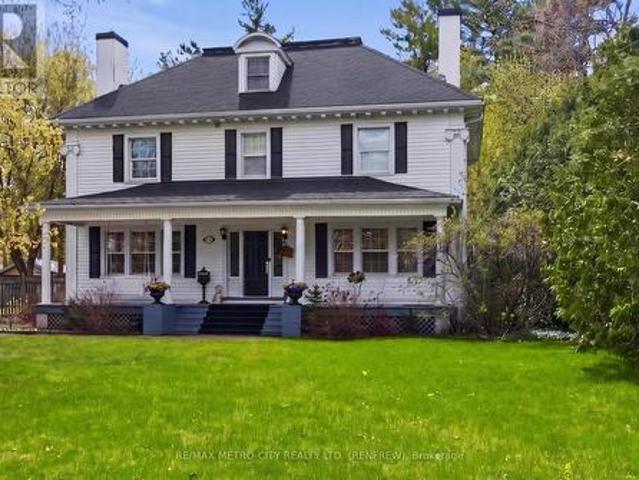 House for sale in Renfrew, Ontario