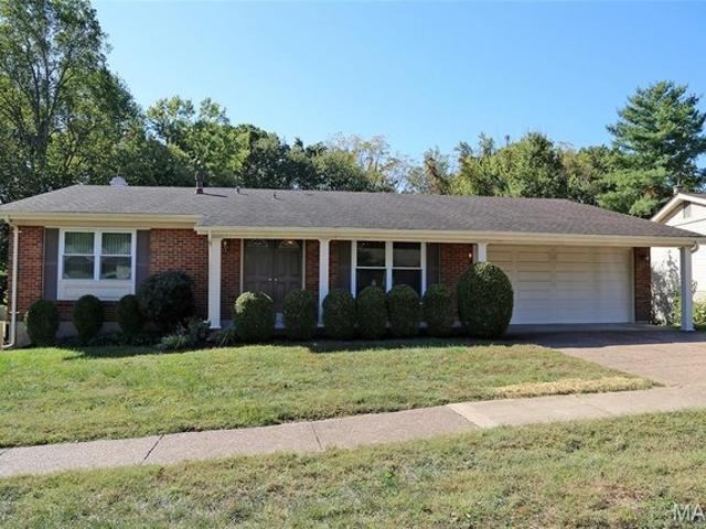 House for sale in Westglen South, Ballwin