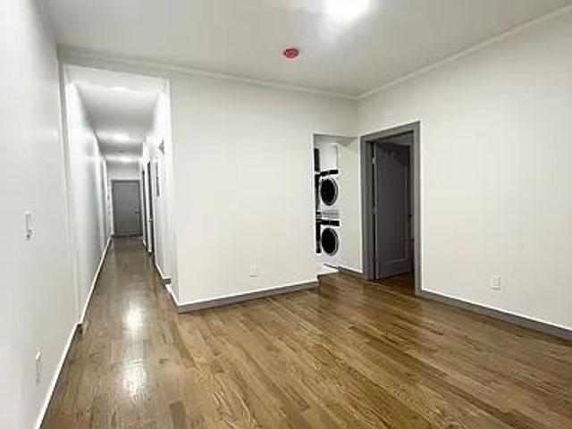 Room for rent in Arverne, New York