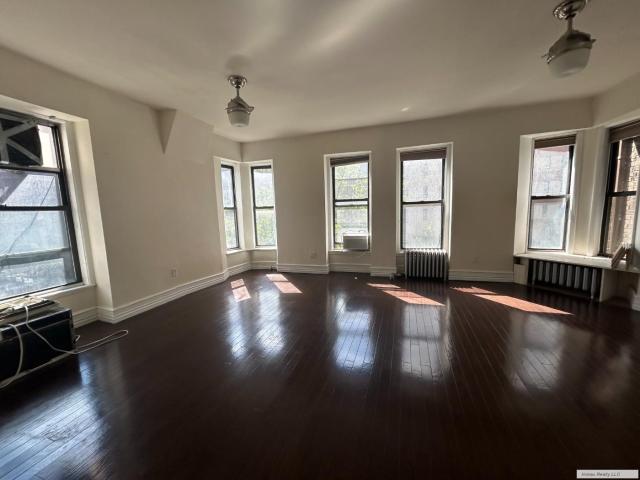Property for rent in Arverne, New York