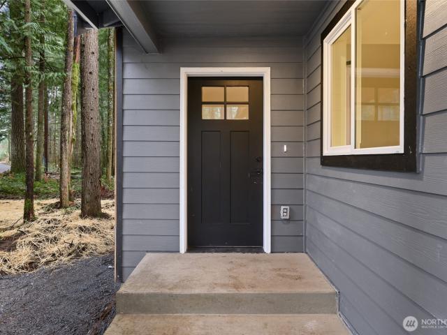House for sale in Ashford, Pierce County