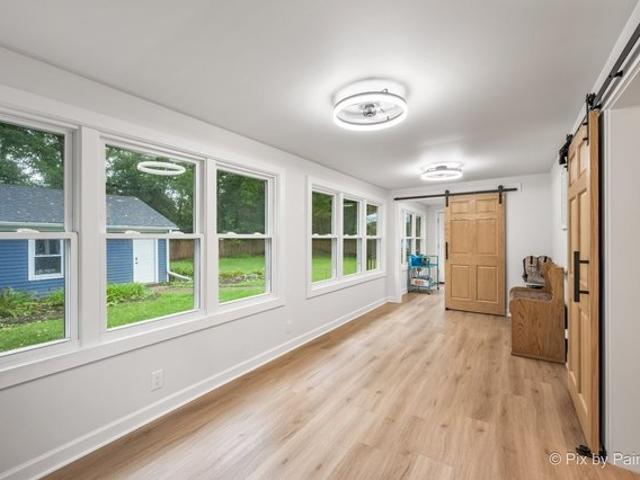 House for sale in Mchenry, Illinois