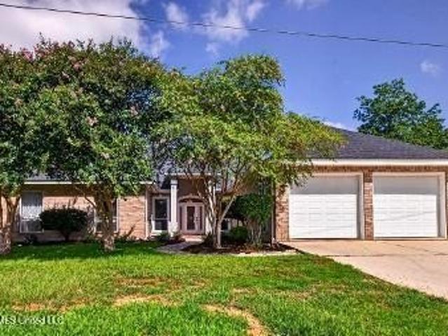House for sale in Diamondhead, Mississippi
