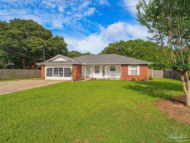 House for sale in Pace, Florida
