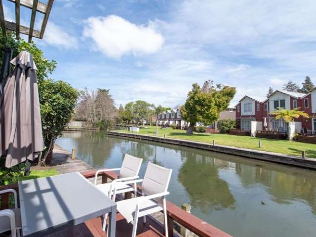 Apartment for sale in Mourea, Bay Of Plenty