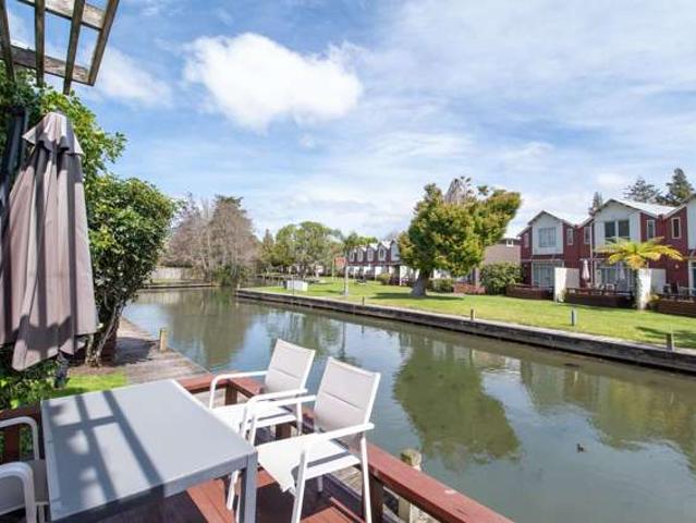 Apartment for sale in Mourea, Bay Of Plenty