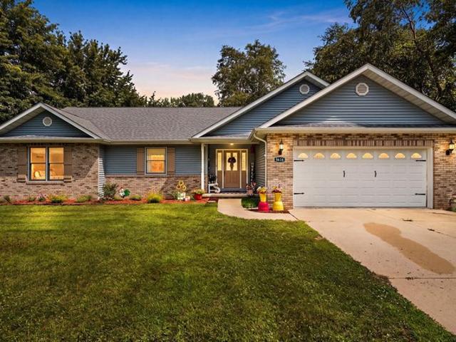 House for sale in Demotte, Indiana