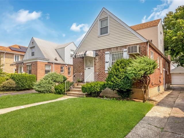 House for sale in Queens, Arverne