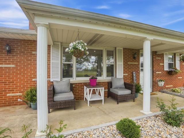 House for sale in Commercial Point, Ohio
