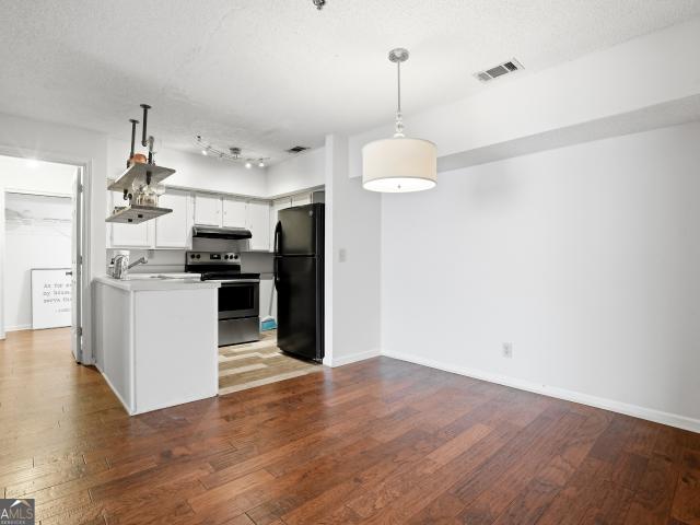 Condo for sale in Scottdale, Georgia