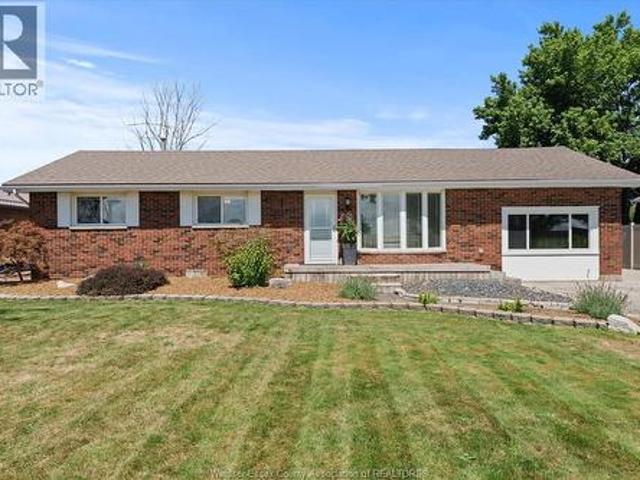 House for sale in Lakeshore, Ontario