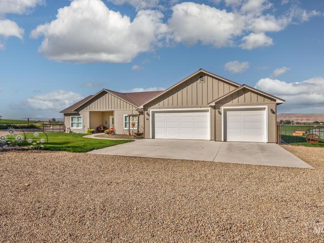 Farm for sale in Adrian, Malheur County
