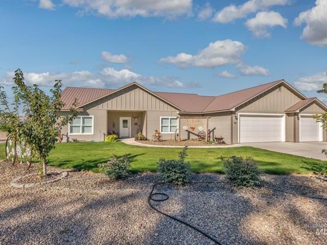 Farm for sale in Adrian, Malheur County