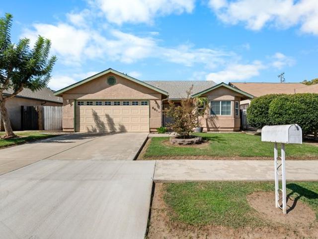 House for sale in Tulare, Tulare County