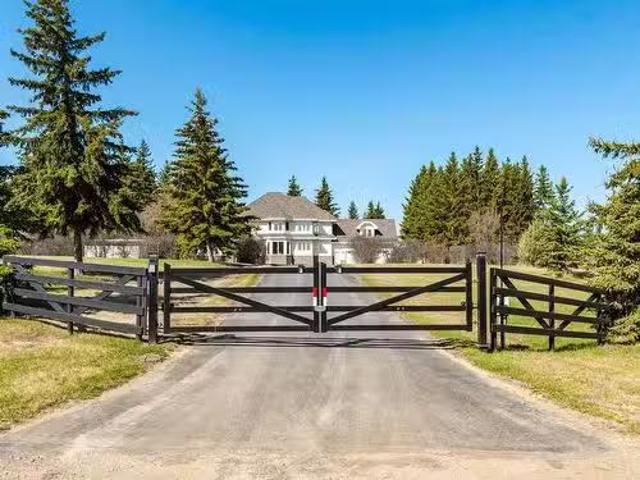House for sale in Alberta