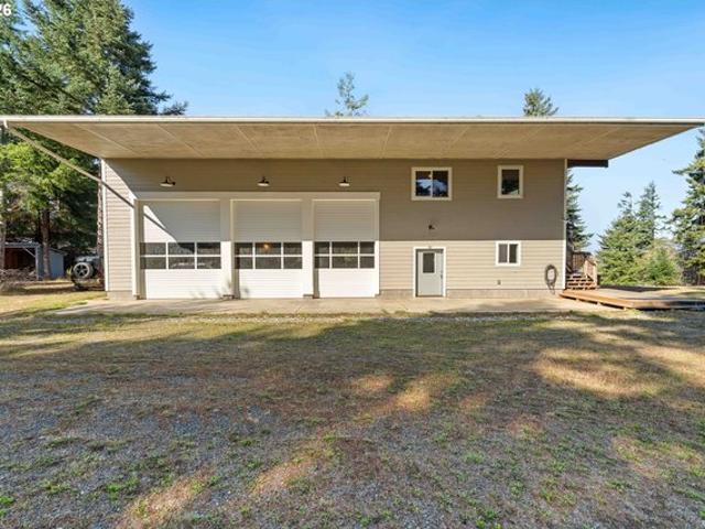 House for sale in Bandon, Coos County