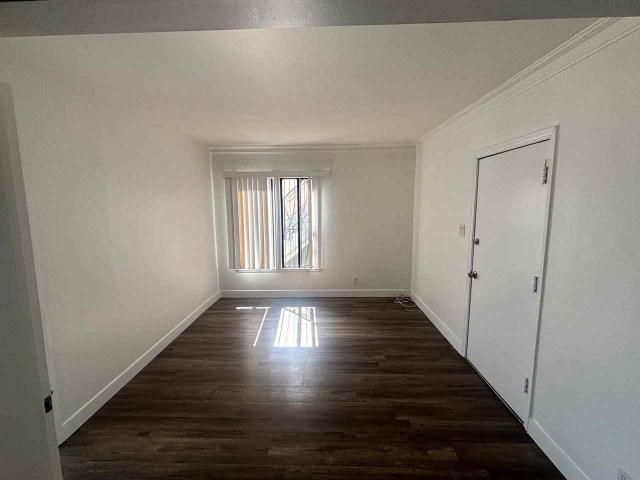 Apartment for rent in Canoga Park, California