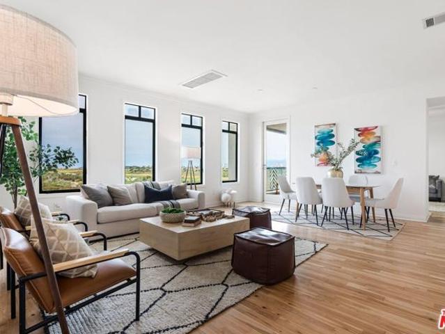 Condo for sale in Canoga Park, California