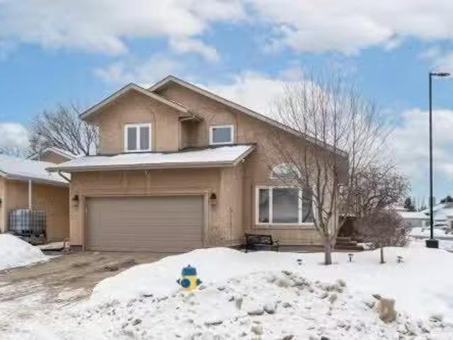 House for sale in Wedgewood, Alberta