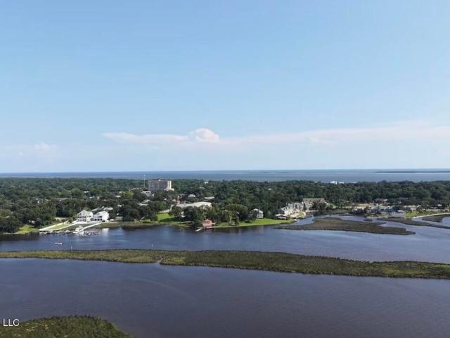 Property for sale in Ocean Springs, Mississippi