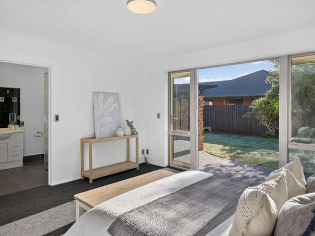House for sale in Chaslands, Canterbury